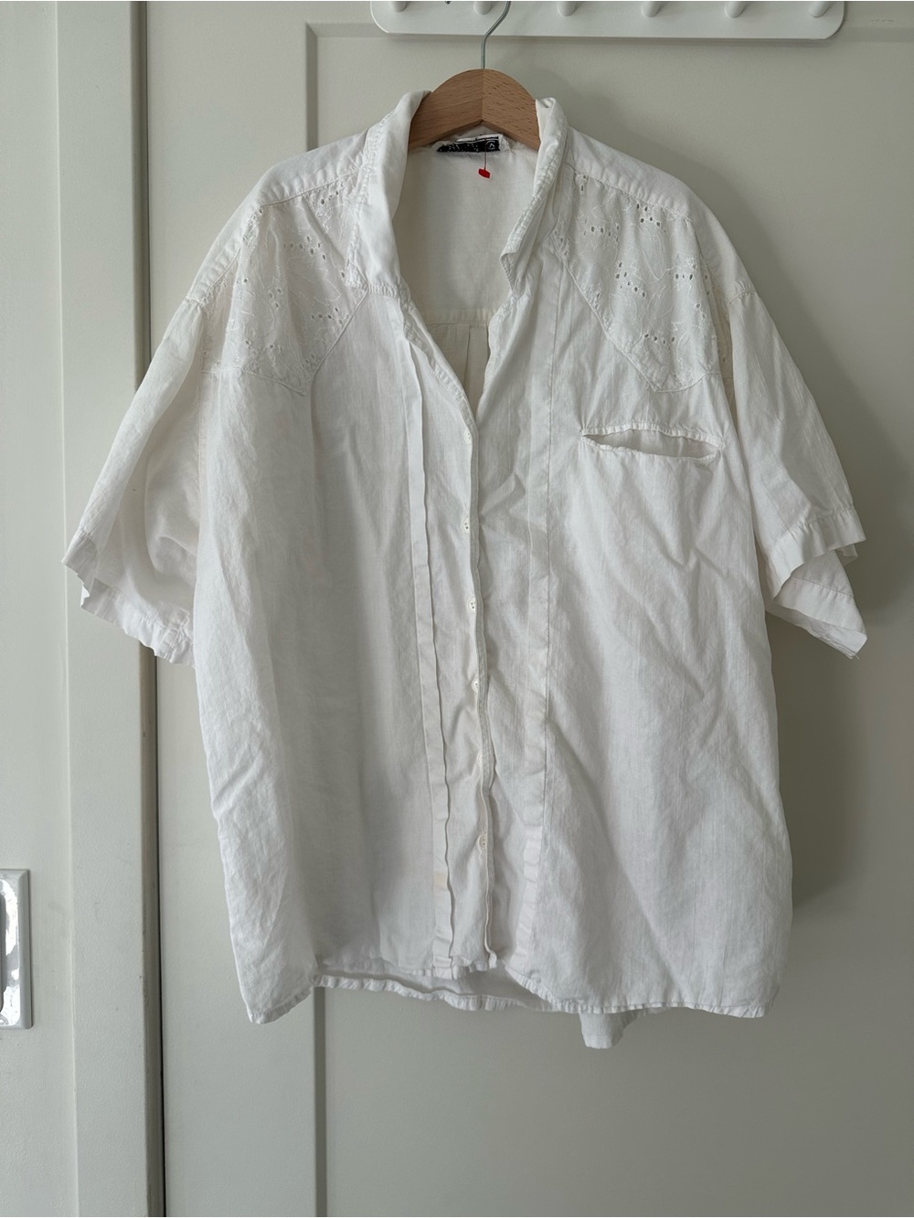 Women’s Vintage White Eyelet Short-Sleeve Button-Down Shirt